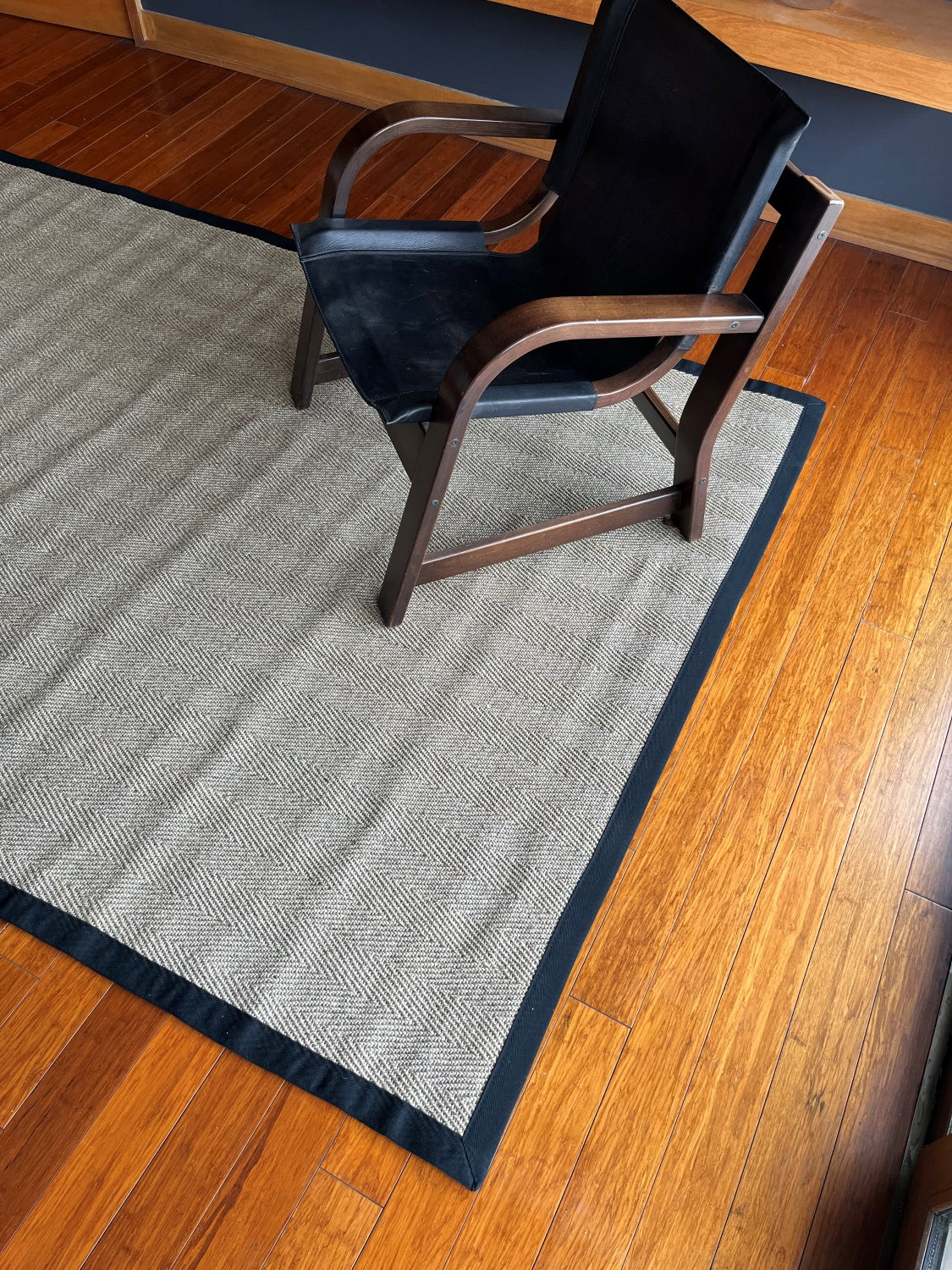 Alfombra Sisal Natural VB563 Borde de Tela Negro